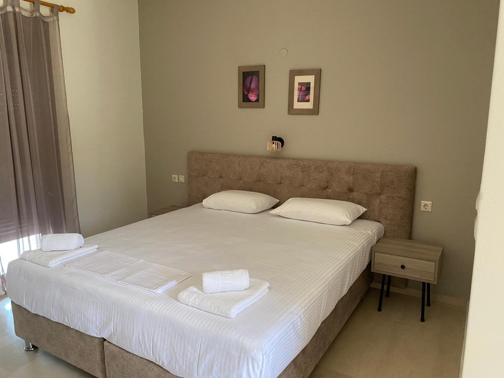 Kiparissis Apartments クリオピギ エクステリア 写真