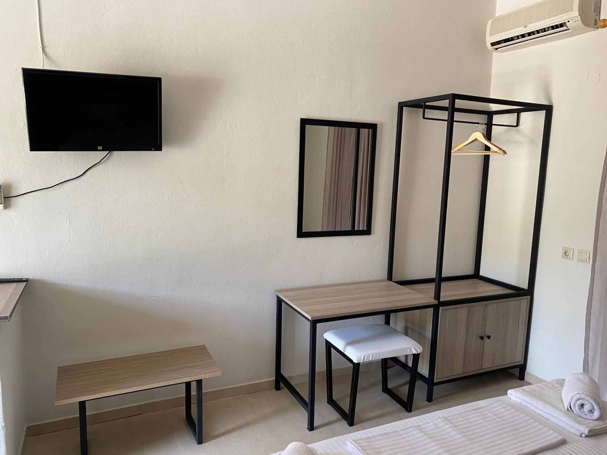 Kiparissis Apartments クリオピギ エクステリア 写真